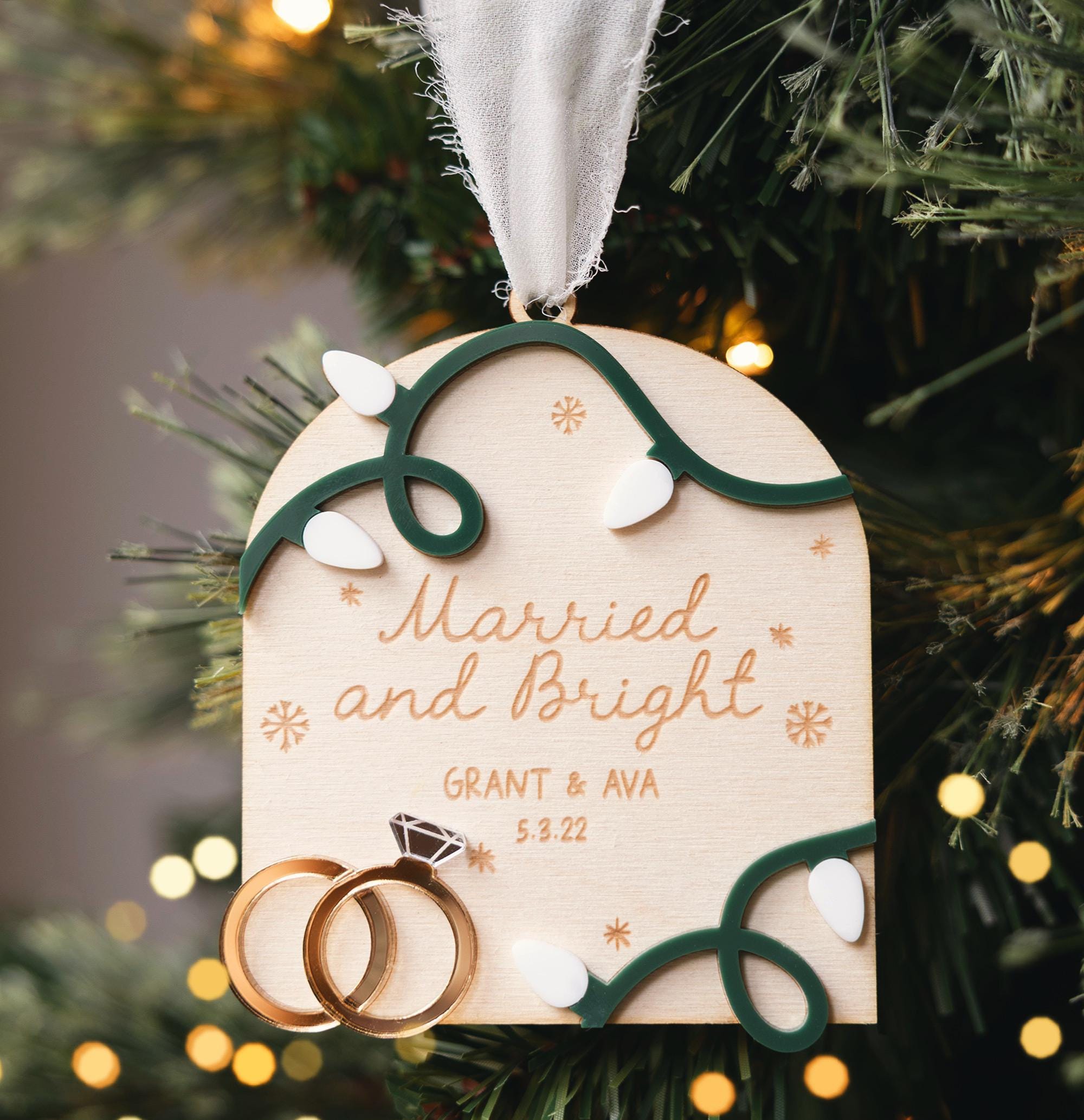 First Christmas Married Ornament 2025 – Newlywed Christmas Ornament, Mr and Mrs Gift, Wedding Holiday Keepsake